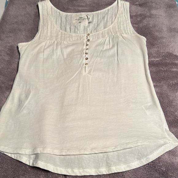 Old Navy Woman’s off white cotton tank top. Size medium. - Picture 6 of 8